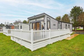 Exterior - Host & Stay | Brian's Lodge (Pocklington)