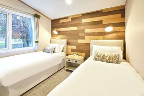 2 bedrooms, WiFi, bed sheets - Host & Stay |  Peace Lodge (Pocklington)