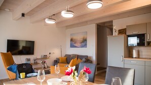 Interior - Historic Gulfhof, Lotta, modern furnishings, sauna & large garden on the (Wangerland)