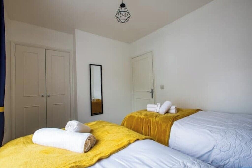 2 dormitorios, tabla de planchar con plancha, wifi y ropa de cama