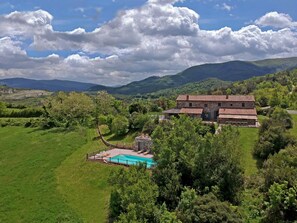 A heated pool - Ferienvilla 'Ginestra 20' mit eigenem Pool by Interhome (Bibbona)