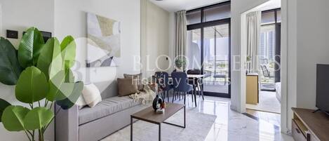 Apartment, Balcony, City View | Living area