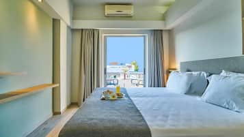 In-room safe, blackout drapes, free WiFi