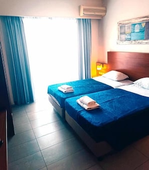 Basic-Doppel- oder -Zweibettzimmer