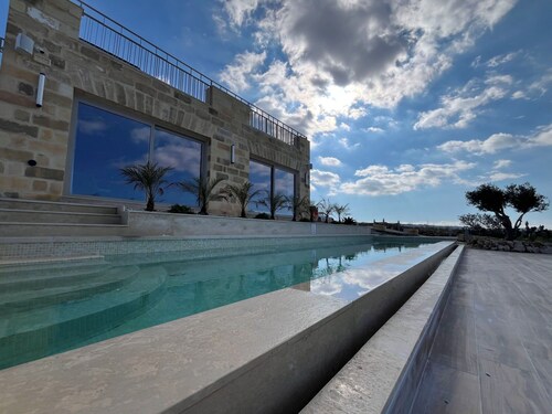 Villa in Mġarr mit 5 Schlafzimmern 12 Schlafplätzen
