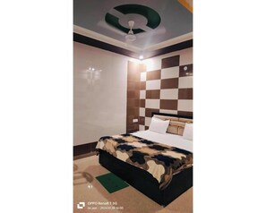 Unclassified image, 3 of 7, button - Shri Bhagat Ji Seva Dham (Vrindavan)