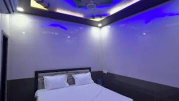 Quadruple Room | Iron/ironing board, free WiFi