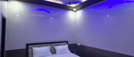 Quadruple Room | Iron/ironing board, free WiFi