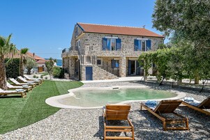 Deluxe Villa, Balkon, Plaj Manzaralı | Dış mekân