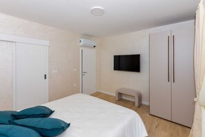 In-room safe, blackout curtains, iron/ironing board, free WiFi - Villa (Dobropoljana)