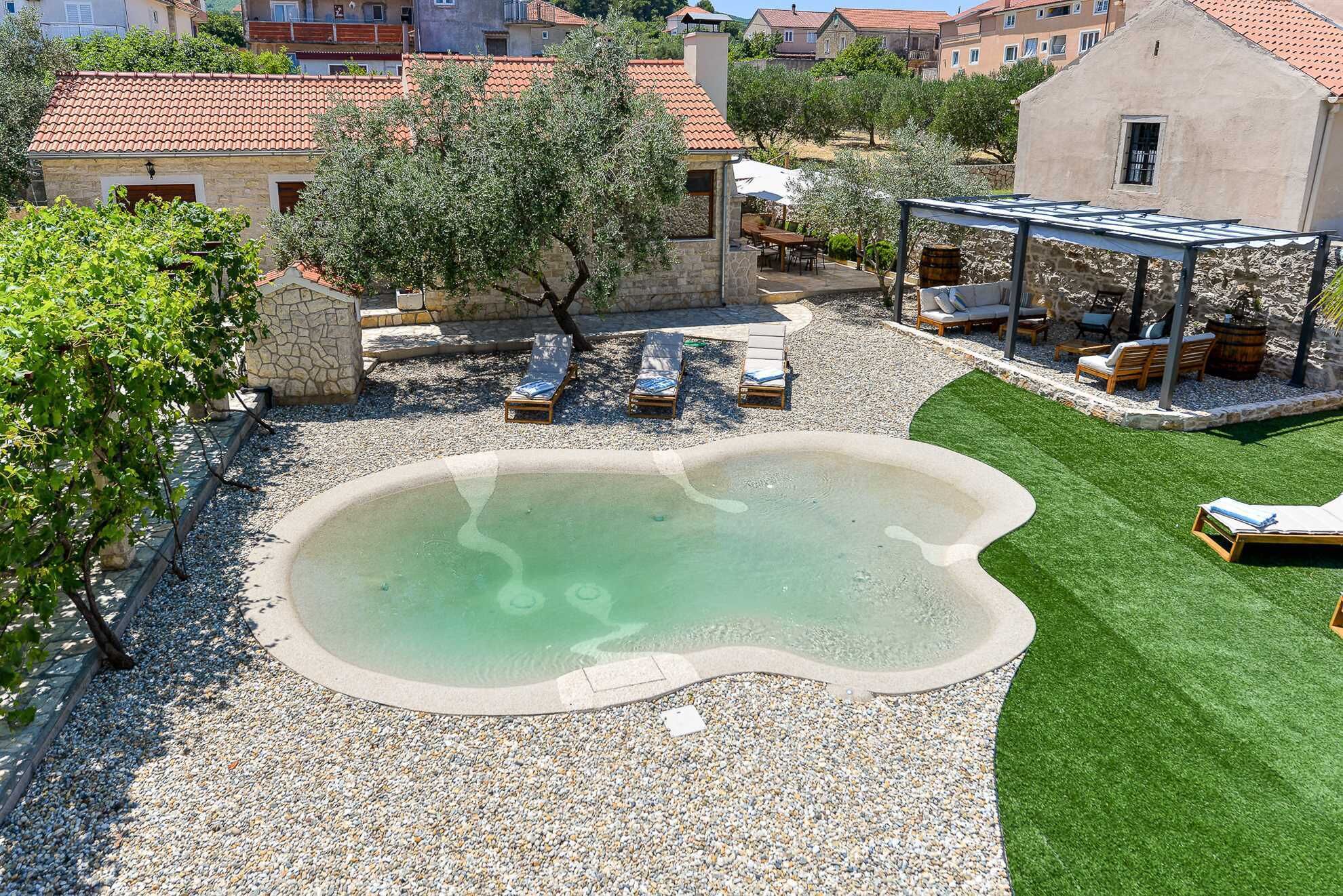 季節限定屋外プール