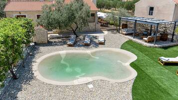 季節限定屋外プール