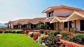 Front of property - SUMMER VINES (Sinnar)