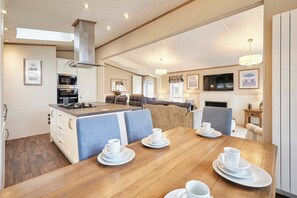 Dining - Host & Stay | Sutton Lodge (Pocklington)