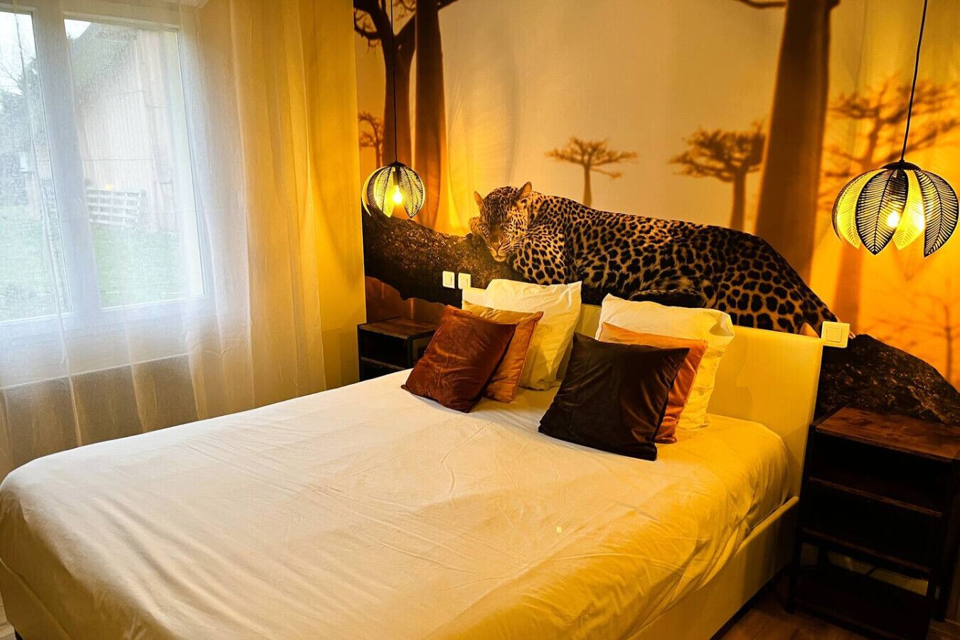 3 camere, una scrivania, ferro/asse da stiro, culla da viaggio