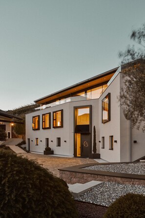 Exterior - Apartment '002' with Mountain View, Wi-Fi and Air Conditioning (Merano)