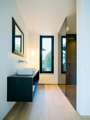 Interior - Apartment '002' with Mountain View, Wi-Fi and Air Conditioning (Merano)