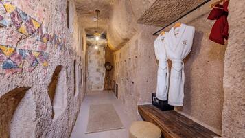 Chapel Cave Suite with Private Pool | In-room safe, blackout drapes, soundproofing, WiFi (free)