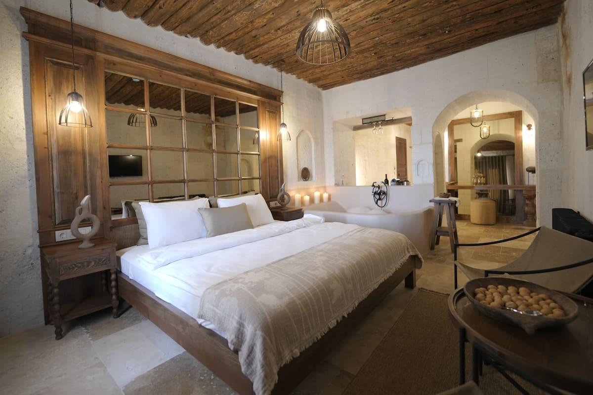 In-room safe, blackout drapes, soundproofing, free WiFi