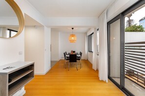 Dining - Contemporary Comfort in Historic Lisbon (Lisbon)