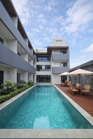 Outdoor pool. Jepun Coliving