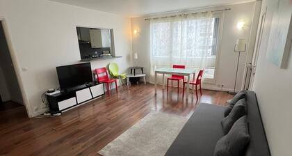 Chambre dans un grand appartement partagé