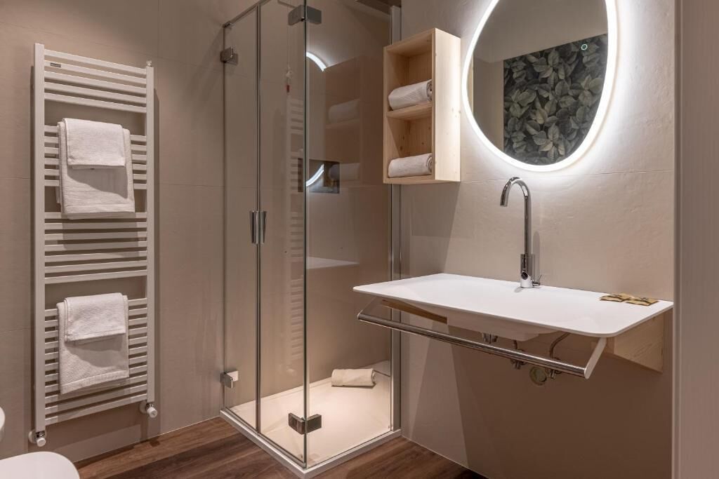 غرفة ديلوكس مزدوجة - منظر للمدينة | حمام | خف للقدمين