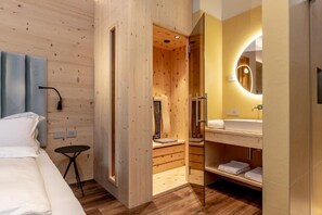 時尚套房, 露台 | 迷你吧、客房內保險箱、布置獨特、熨斗/熨衣板