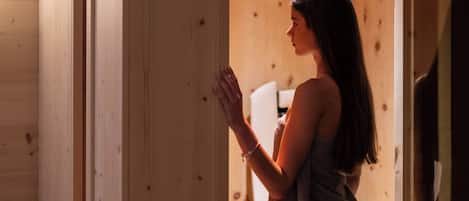 Design-sviitti, terassi | Minibaari, tallelokero huoneessa, yksilöllisesti kalustettu