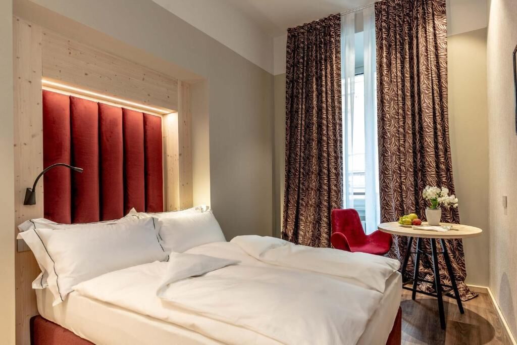 Business Double Room, City View | In-room safe, iron/ironing board, free WiFi