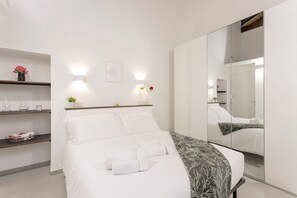 1 bedroom, iron/ironing board, free WiFi - Residence in Como with 1 bedrooms sleeps 4 (Como)