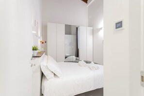 1 bedroom, iron/ironing board, free WiFi - Residence in Como with 1 bedrooms sleeps 4 (Como)