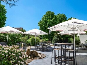 Gambar tidak terklasifikasi, 2 dari 25, tombol