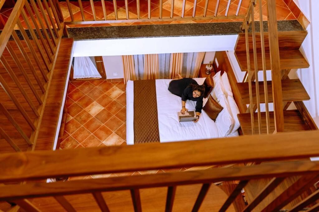 Biệt thự, ban công, quang cảnh sân vườn | Bàn, khu vực làm việc phù hợp cho laptop, bàn ủi/dụng cụ ủi quần áo 