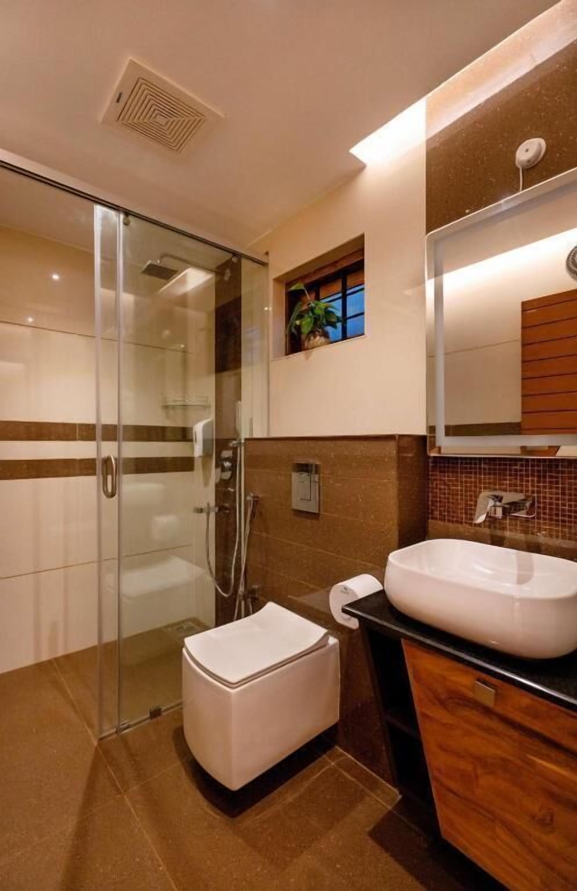 Đồ dùng nhà tắm miễn phí, máy sấy tóc, khăn tắm, xà phòng 