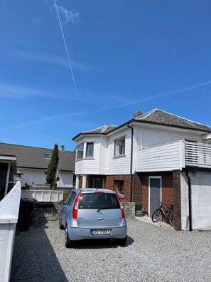 Dortoir Partagé, 1 chambre, balcon, vue montagne