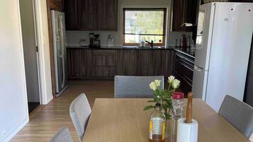 Shared Dormitory, 1 Bedroom, Balcony, Mountain View | Living area