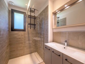 Hair dryer, towels, soap, shampoo - Villa Diciottu (Porto-Vecchio)