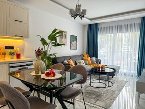 TV - Qoople Elite 4 Elize 8 neue Wohnung im Stadtzentrum by Interhome (Alanya)