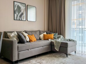 TV - Qoople Aria-32 neue Wohnung im Stadtzentrum by Interhome (Alanya)