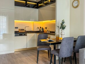 Dining - Qoople Aria-32 neue Wohnung im Stadtzentrum by Interhome (Alanya)