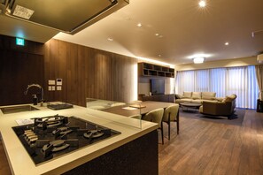 Basic Apartment | Bahagian dalam