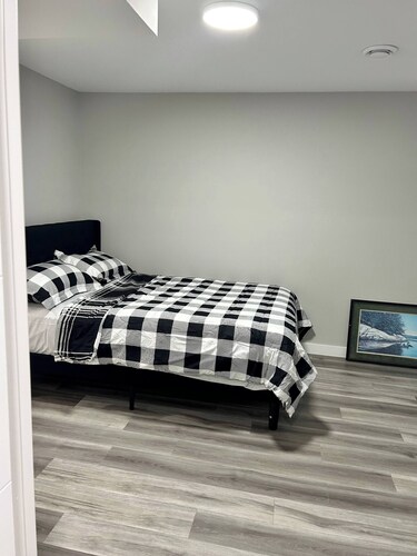 Room-spacious and Stylish Private Baseme