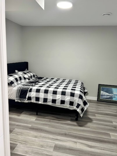 Room-spacious and Stylish Private Baseme