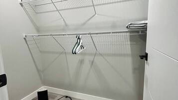 Room, 1 Bedroom | Interior