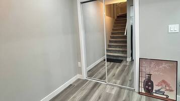 Room, 1 Bedroom | Property entrance