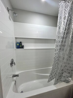 Room, 1 Bedroom | Bathroom