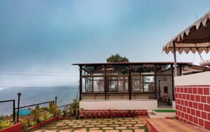 Terrace/patio - Exotica De Swiss Panchgini (Mahabaleshwar)