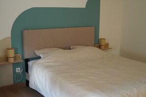 1 bedroom, free WiFi, bed sheets