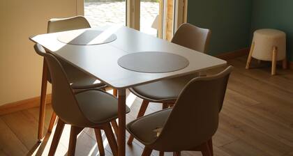 Cosy house in the countryside. Pets welcome!